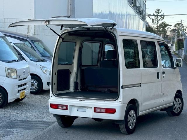 TOYOTA PIXIS VAN CRUISE