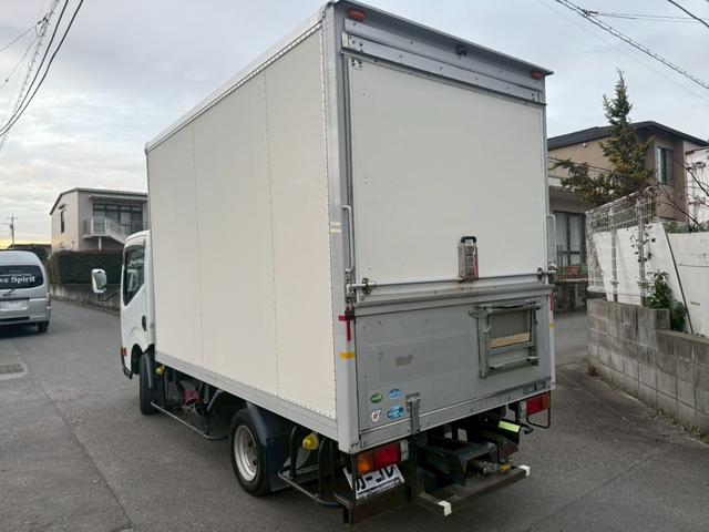 アトラストラック 1.3t パネルバン 法人1オーナー 記録簿 バックカメラ ディーゼルターボ キーレス 上下開き スムーサー6速オートマ 修復歴無し パワーウィンドウ エアコン パワステ 積載量1300kg(6枚目)