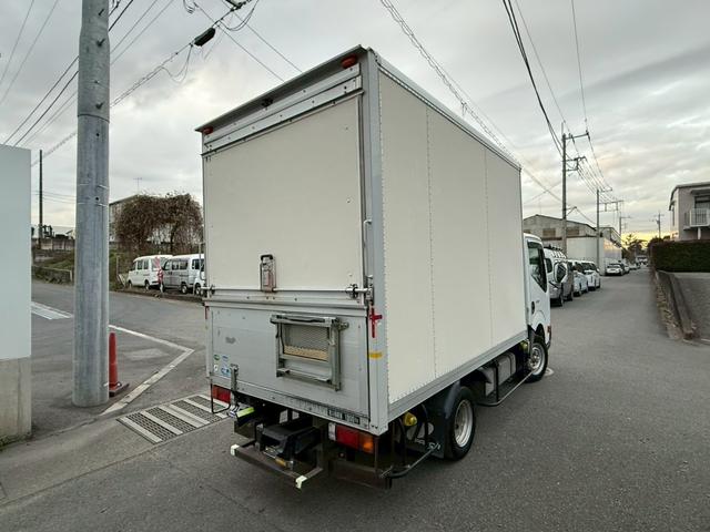 アトラストラック 1.3t パネルバン 法人1オーナー 記録簿 バックカメラ ディーゼルターボ キーレス 上下開き スムーサー6速オートマ 修復歴無し パワーウィンドウ エアコン パワステ 積載量1300kg(8枚目)