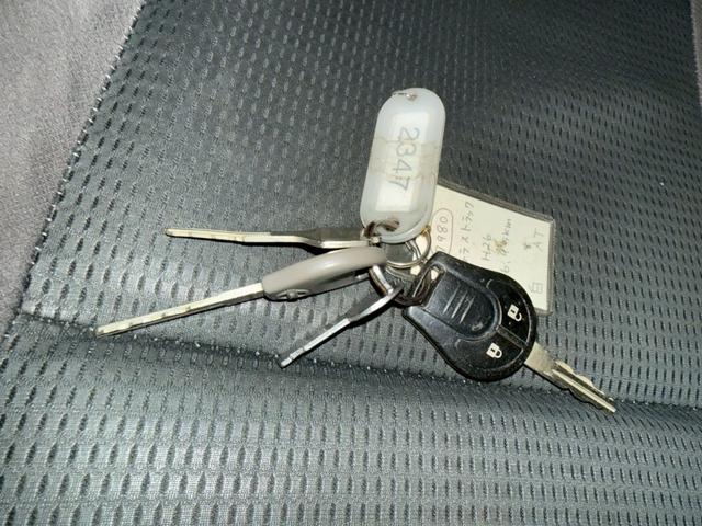 アトラストラック 1.3t パネルバン 法人1オーナー 記録簿 バックカメラ ディーゼルターボ キーレス 上下開き スムーサー6速オートマ 修復歴無し パワーウィンドウ エアコン パワステ 積載量1300kg(13枚目)