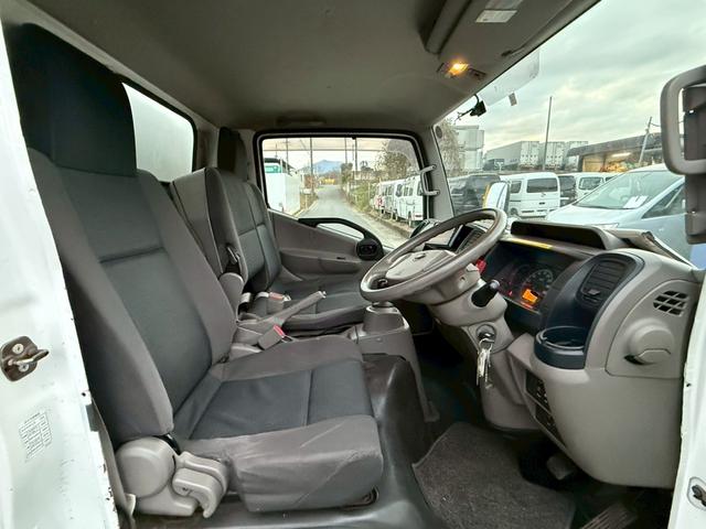 アトラストラック 1.3t パネルバン 法人1オーナー 記録簿 バックカメラ ディーゼルターボ キーレス 上下開き スムーサー6速オートマ 修復歴無し パワーウィンドウ エアコン パワステ 積載量1300kg(17枚目)