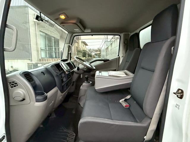 アトラストラック 1.3t パネルバン 法人1オーナー 記録簿 バックカメラ ディーゼルターボ キーレス 上下開き スムーサー6速オートマ 修復歴無し パワーウィンドウ エアコン パワステ 積載量1300kg(18枚目)