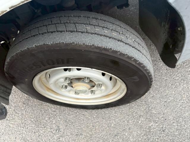 アトラストラック 1.3t パネルバン 法人1オーナー 記録簿 バックカメラ ディーゼルターボ キーレス 上下開き スムーサー6速オートマ 修復歴無し パワーウィンドウ エアコン パワステ 積載量1300kg(26枚目)