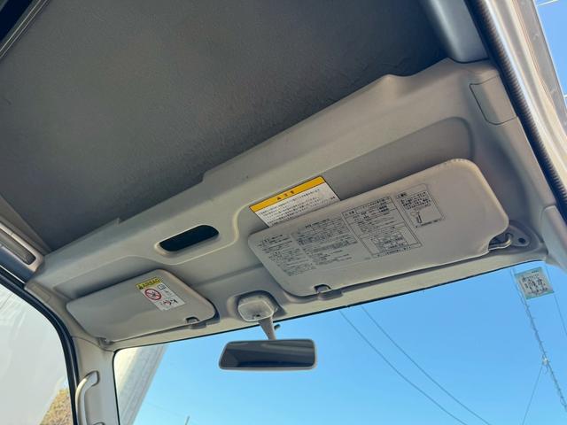 ハイゼットカーゴ ＤＸ　キーレス　パワーウィンドウ　頭上コンソール　４速オートマ　積載量３５０ｋｇ　２０２３年製造タイヤ　修復歴無し　エアコン　パワステ　軽貨物　軽バン　フルフラット　４人乗り　４ナンバー　タイミングチェーン（12枚目）