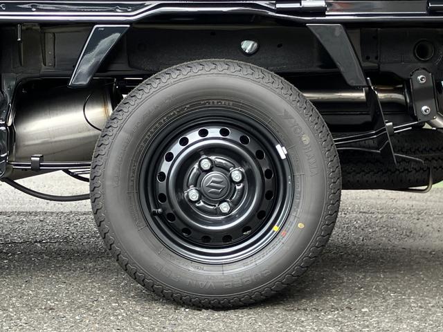 スーパーキャリイ Ｘリミテッド　切り替え式４ＷＤ　届出済未使用車　ＡＴ　専用ＬＥＤヘッドライト　　専用フロントガーニッシュ　専用デカール　パワーウインドウ　オートライト　専用フォグランプベゼル　専用ブラック塗装スチールホイール（16枚目）