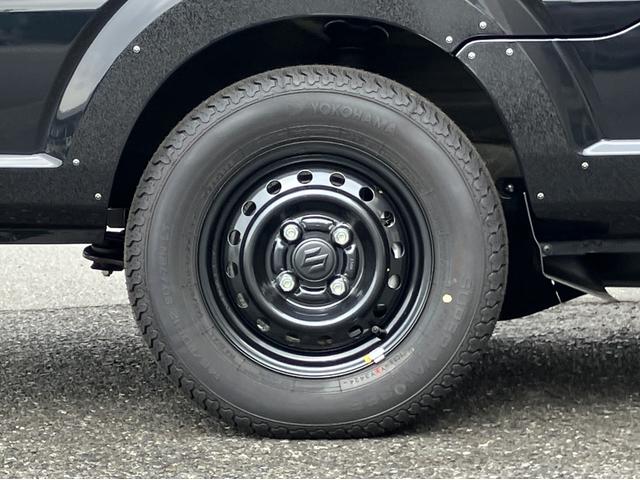 スーパーキャリイ Ｘリミテッド　切り替え式４ＷＤ　届出済未使用車　ＡＴ　専用ＬＥＤヘッドライト　　専用フロントガーニッシュ　専用デカール　パワーウインドウ　オートライト　専用フォグランプベゼル　専用ブラック塗装スチールホイール（46枚目）