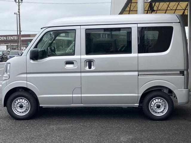 エブリイ ＰＡリミテッド　届出済未使用車　盗難防止　バックソナー　衝撃安全ボディー　フロントパワーウインドウ　キーレスキー　助手席エアバック　エアバック　Ａストップ　パワステ　ＡＣ　横滑り防止　ＡＢＳ　レーダーブレーキ装着車（16枚目）