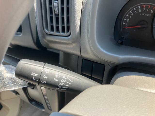 エブリイ ＰＡリミテッド　届出済未使用車　盗難防止　バックソナー　衝撃安全ボディー　フロントパワーウインドウ　キーレスキー　助手席エアバック　エアバック　Ａストップ　パワステ　ＡＣ　横滑り防止　ＡＢＳ　レーダーブレーキ装着車（37枚目）