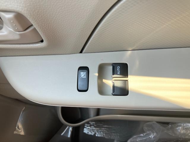 エブリイ ＰＡリミテッド　届出済未使用車　盗難防止　バックソナー　衝撃安全ボディー　フロントパワーウインドウ　キーレスキー　助手席エアバック　エアバック　Ａストップ　パワステ　ＡＣ　横滑り防止　ＡＢＳ　レーダーブレーキ装着車（41枚目）