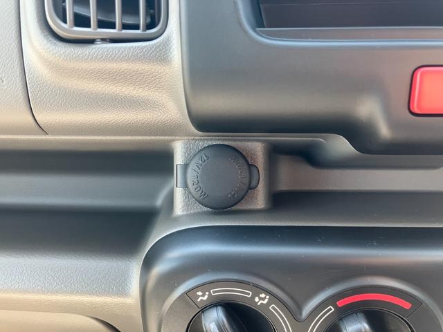 エブリイ ＰＡリミテッド　届出済未使用車　盗難防止　バックソナー　衝撃安全ボディー　フロントパワーウインドウ　キーレスキー　助手席エアバック　エアバック　Ａストップ　パワステ　ＡＣ　横滑り防止　ＡＢＳ　レーダーブレーキ装着車（50枚目）