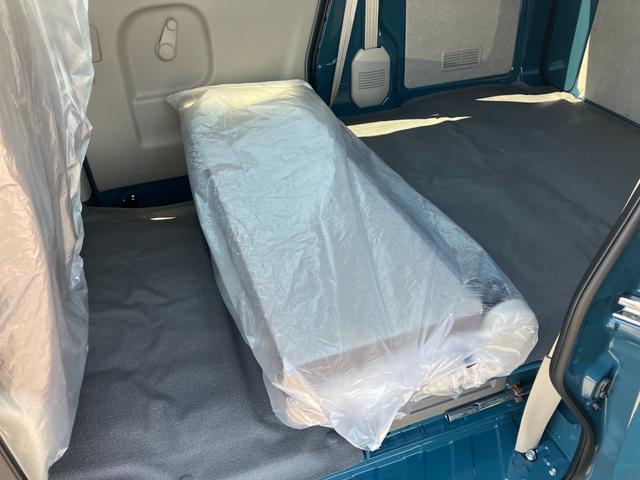 エブリイ ＰＡリミテッド　届出済未使用車　盗難防止　バックソナー　衝撃安全ボディー　フロントパワーウインドウ　キーレスキー　助手席エアバック　エアバック　Ａストップ　パワステ　ＡＣ　横滑り防止　ＡＢＳ　レーダーブレーキ装着車（59枚目）