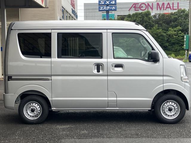 エブリイ PAリミテッド 届出済未使用車 盗難防止 バックソナー 衝撃安全ボディー フロントパワーウインドウ キーレスキー 助手席エアバック エアバック Aストップ パワステ AC 横滑り防止 ABS レーダーブレーキ装着車(13枚目)