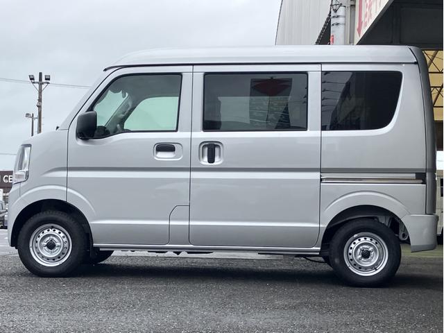 エブリイ PAリミテッド 届出済未使用車 盗難防止 バックソナー 衝撃安全ボディー フロントパワーウインドウ キーレスキー 助手席エアバック エアバック Aストップ パワステ AC 横滑り防止 ABS レーダーブレーキ装着車(17枚目)