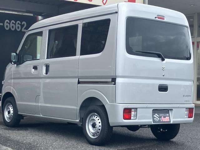 エブリイ PAリミテッド 届出済未使用車 盗難防止 バックソナー 衝撃安全ボディー フロントパワーウインドウ キーレスキー 助手席エアバック エアバック Aストップ パワステ AC 横滑り防止 ABS レーダーブレーキ装着車(28枚目)