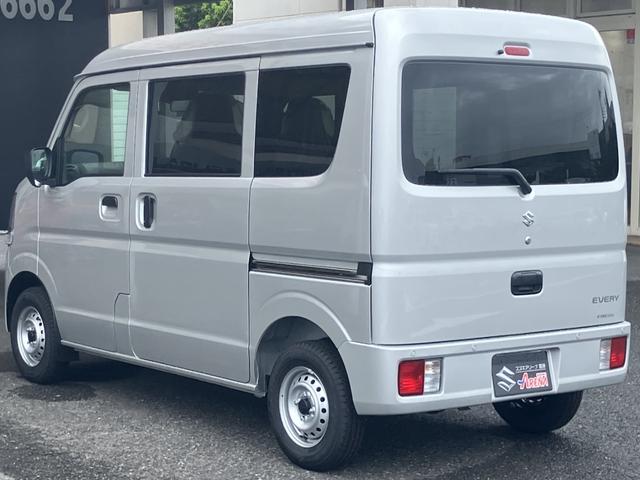 エブリイ PAリミテッド 届出済未使用車 盗難防止 バックソナー 衝撃安全ボディー フロントパワーウインドウ キーレスキー 助手席エアバック エアバック Aストップ パワステ AC 横滑り防止 ABS レーダーブレーキ装着車(29枚目)