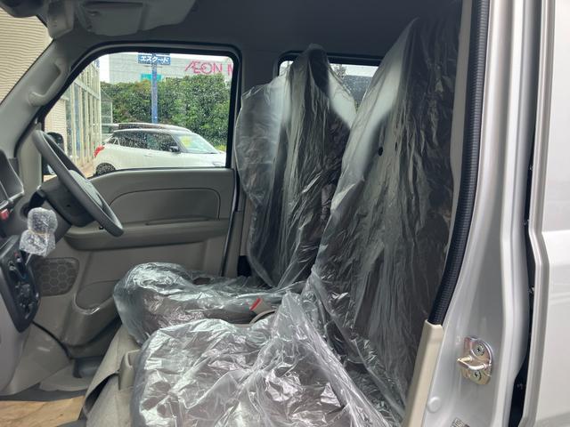 エブリイ PAリミテッド 届出済未使用車 盗難防止 バックソナー 衝撃安全ボディー フロントパワーウインドウ キーレスキー 助手席エアバック エアバック Aストップ パワステ AC 横滑り防止 ABS レーダーブレーキ装着車(48枚目)