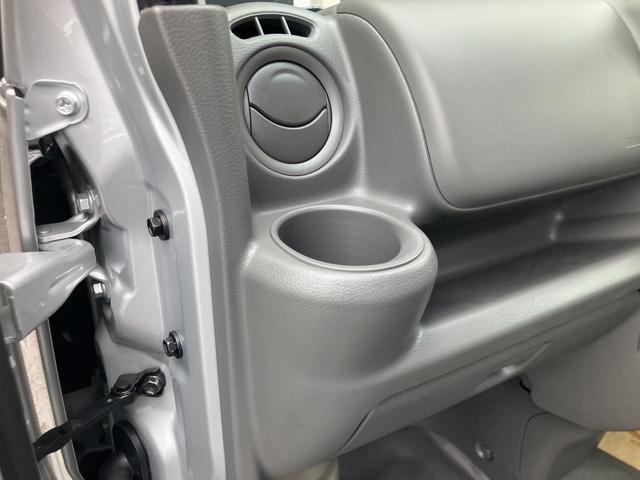 エブリイ PAリミテッド 届出済未使用車 盗難防止 バックソナー 衝撃安全ボディー フロントパワーウインドウ キーレスキー 助手席エアバック エアバック Aストップ パワステ AC 横滑り防止 ABS レーダーブレーキ装着車(49枚目)