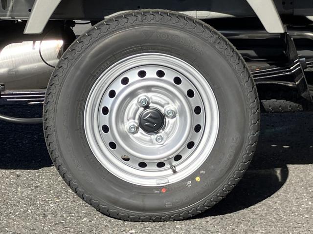 キャリイトラック KCエアコン・パワステ農繁仕様 4WD 届出済未使用車 LEDヘッドライト装着車 マニュアル車 オートライト キーレスエントリー アイドリングストップ機構 スズキセーフティサポート装着車 軽量衝撃吸収ボディーTECT AT(9枚目)