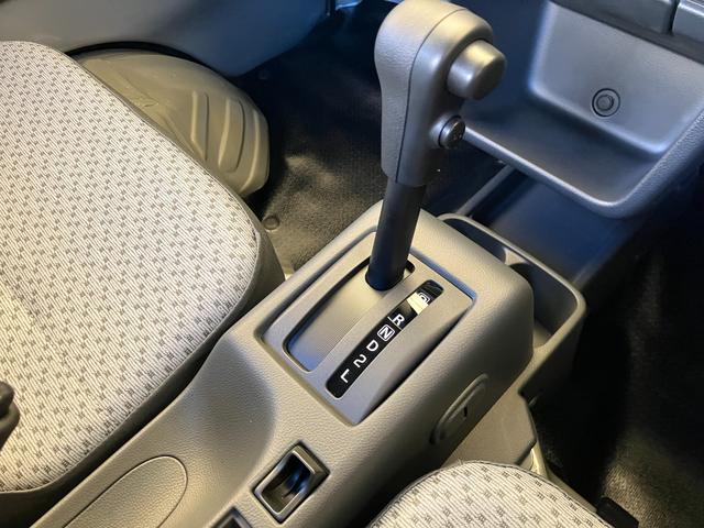 キャリイトラック KCエアコン・パワステ農繁仕様 4WD 届出済未使用車 LEDヘッドライト装着車 マニュアル車 オートライト キーレスエントリー アイドリングストップ機構 スズキセーフティサポート装着車 軽量衝撃吸収ボディーTECT AT(52枚目)