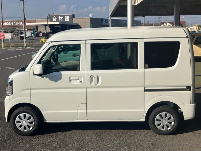 エブリイ ジョインターボ　届出済未使用車　バックアイカメラ付ディスプレイオーディオ　フルオートエアコン　両側ＰＳドア　Ｗエアバック　ＰＳ　ＡＣ　Ｉ－ＳＴＯＰ　ＡＢＳ　ＬＥＤヘッド　フルフラットシート　エアバック　衝突安全ボディ（12枚目）