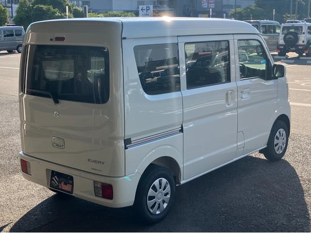 エブリイ ジョインターボ　届出済未使用車　バックアイカメラ付ディスプレイオーディオ　フルオートエアコン　両側ＰＳドア　Ｗエアバック　ＰＳ　ＡＣ　Ｉ－ＳＴＯＰ　ＡＢＳ　ＬＥＤヘッド　フルフラットシート　エアバック　衝突安全ボディ（17枚目）