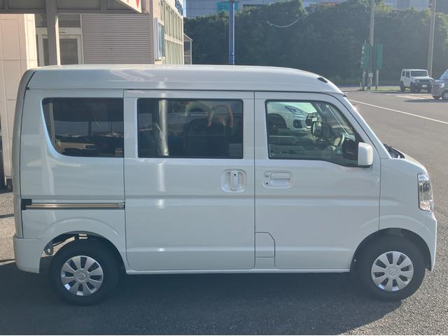 エブリイ ジョインターボ　届出済未使用車　バックアイカメラ付ディスプレイオーディオ　フルオートエアコン　両側ＰＳドア　Ｗエアバック　ＰＳ　ＡＣ　Ｉ－ＳＴＯＰ　ＡＢＳ　ＬＥＤヘッド　フルフラットシート　エアバック　衝突安全ボディ（21枚目）