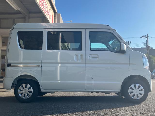 エブリイ ジョインターボ　届出済未使用車　バックアイカメラ付ディスプレイオーディオ　フルオートエアコン　両側ＰＳドア　Ｗエアバック　ＰＳ　ＡＣ　Ｉ－ＳＴＯＰ　ＡＢＳ　ＬＥＤヘッド　フルフラットシート　エアバック　衝突安全ボディ（22枚目）