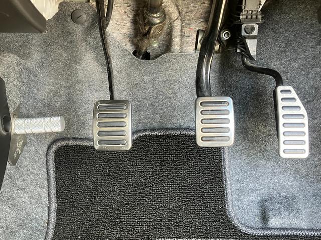 アルトワークス ベースグレード　ベースグレード（４名）　５ＭＴ　ユーザー下取車　ナビ　ＥＴＣ　ＨＩＤヘッドライト　オートライト　オートエアコン　純正１５インチアルミホイール　Ｂｌｕｅｔｏｏｔｈ接続　ステアリングスイッチ　フォグライト（40枚目）