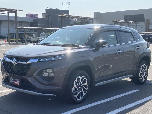 フロンクス ベースグレード　衝突軽減ブレーキ　クルーズコントロール　Ｂｌｕｅｔｏｏｔｈ　ＬＥＤヘッドランプ　スマートキー　全方位モニター　フルオートエアコン　電格ミラー　ナビ　シートヒーター　オートライト（4枚目）