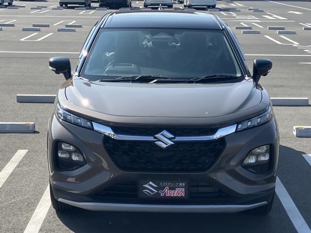 フロンクス ベースグレード　衝突軽減ブレーキ　クルーズコントロール　Ｂｌｕｅｔｏｏｔｈ　ＬＥＤヘッドランプ　スマートキー　全方位モニター　フルオートエアコン　電格ミラー　ナビ　シートヒーター　オートライト（6枚目）