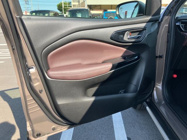 フロンクス ベースグレード　衝突軽減ブレーキ　クルーズコントロール　Ｂｌｕｅｔｏｏｔｈ　ＬＥＤヘッドランプ　スマートキー　全方位モニター　フルオートエアコン　電格ミラー　ナビ　シートヒーター　オートライト（37枚目）