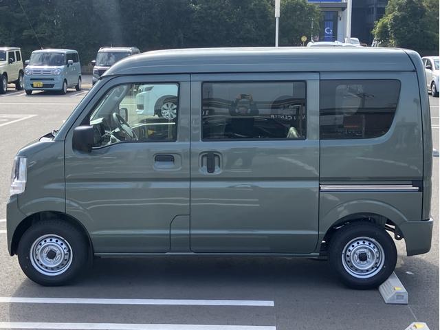 エブリイ ＰＡリミテッド　届出済未使用車　盗難防止　バックソナー　衝撃安全ボディー　フロントパワーウインドウ　キーレスキー　助手席エアバック　エアバック　Ａストップ　パワステ　ＡＣ　横滑り防止　ＡＢＳ　レーダーブレーキ装着車（12枚目）