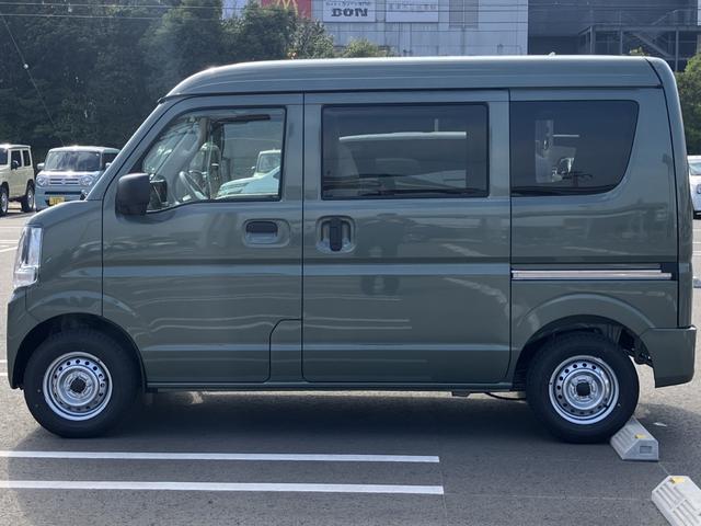 エブリイ ＰＡリミテッド　届出済未使用車　盗難防止　バックソナー　衝撃安全ボディー　フロントパワーウインドウ　キーレスキー　助手席エアバック　エアバック　Ａストップ　パワステ　ＡＣ　横滑り防止　ＡＢＳ　レーダーブレーキ装着車（13枚目）