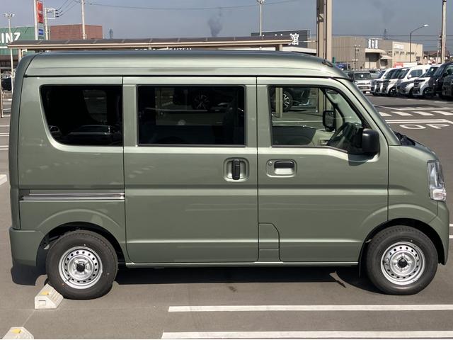 エブリイ ＰＡリミテッド　届出済未使用車　盗難防止　バックソナー　衝撃安全ボディー　フロントパワーウインドウ　キーレスキー　助手席エアバック　エアバック　Ａストップ　パワステ　ＡＣ　横滑り防止　ＡＢＳ　レーダーブレーキ装着車（24枚目）