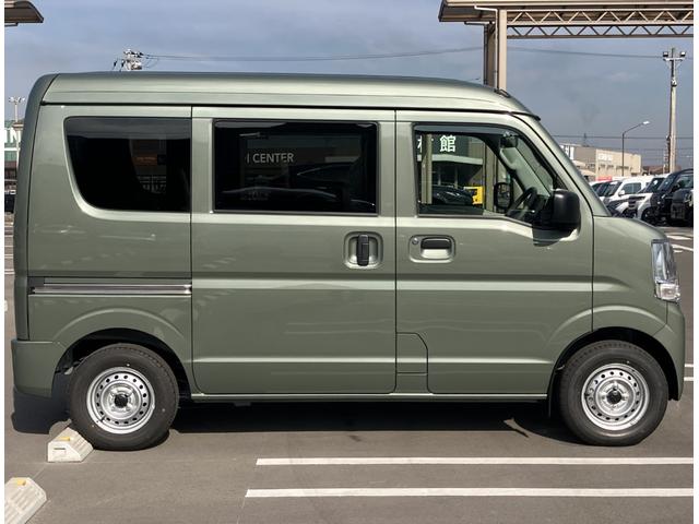 エブリイ ＰＡリミテッド　届出済未使用車　盗難防止　バックソナー　衝撃安全ボディー　フロントパワーウインドウ　キーレスキー　助手席エアバック　エアバック　Ａストップ　パワステ　ＡＣ　横滑り防止　ＡＢＳ　レーダーブレーキ装着車（25枚目）