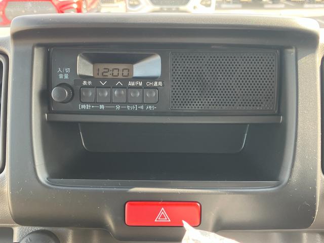 エブリイ ＰＡリミテッド　届出済未使用車　盗難防止　バックソナー　衝撃安全ボディー　フロントパワーウインドウ　キーレスキー　助手席エアバック　エアバック　Ａストップ　パワステ　ＡＣ　横滑り防止　ＡＢＳ　レーダーブレーキ装着車（33枚目）