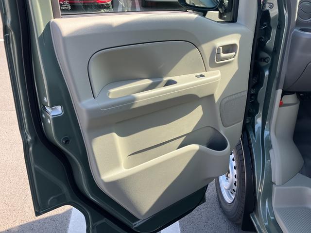 エブリイ ＰＡリミテッド　届出済未使用車　盗難防止　バックソナー　衝撃安全ボディー　フロントパワーウインドウ　キーレスキー　助手席エアバック　エアバック　Ａストップ　パワステ　ＡＣ　横滑り防止　ＡＢＳ　レーダーブレーキ装着車（37枚目）