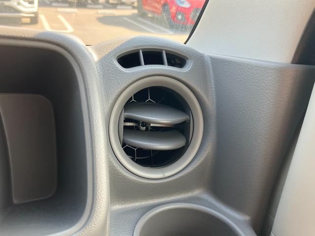 エブリイ ＰＡリミテッド　届出済未使用車　盗難防止　バックソナー　衝撃安全ボディー　フロントパワーウインドウ　キーレスキー　助手席エアバック　エアバック　Ａストップ　パワステ　ＡＣ　横滑り防止　ＡＢＳ　レーダーブレーキ装着車（41枚目）