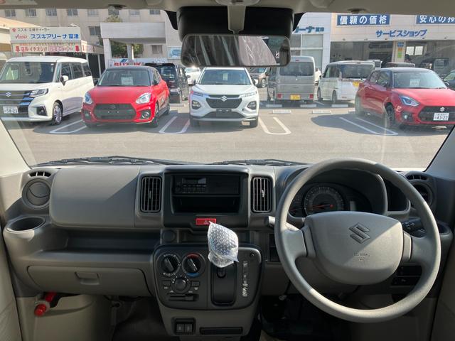 エブリイ ＰＡリミテッド　届出済未使用車　盗難防止　バックソナー　衝撃安全ボディー　フロントパワーウインドウ　キーレスキー　助手席エアバック　エアバック　Ａストップ　パワステ　ＡＣ　横滑り防止　ＡＢＳ　レーダーブレーキ装着車（64枚目）