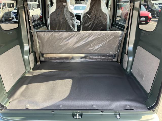 エブリイ ＰＡリミテッド　届出済未使用車　盗難防止　バックソナー　衝撃安全ボディー　フロントパワーウインドウ　キーレスキー　助手席エアバック　エアバック　Ａストップ　パワステ　ＡＣ　横滑り防止　ＡＢＳ　レーダーブレーキ装着車（67枚目）