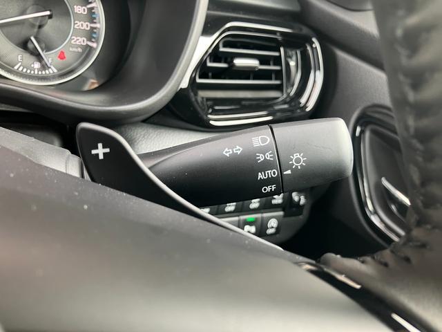 フロンクス ベースグレード　衝突軽減ブレーキ　クルーズコントロール　Ｂｌｕｅｔｏｏｔｈ　ＬＥＤヘッドランプ　スマートキー　全方位モニター　フルオートエアコン　電格ミラー　ナビ　シートヒーター　オートライト（16枚目）