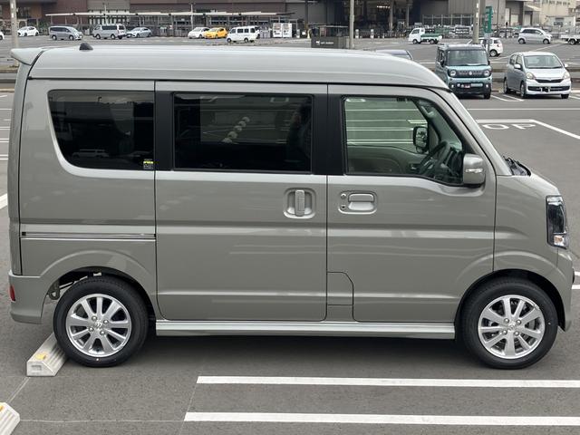 エブリイワゴン ＰＺターボ　届出済未使用車　４ＷＤ　ハイルーフ　Ｄカメラブレーキサポート　助手席エアバック　運転席エアバック　リアコーナーセンサー　ＴＢ　安全ボディ　ＡＵＴＯライト　電動格納ドアミラー　スマートキー　ＥＳＣ（24枚目）