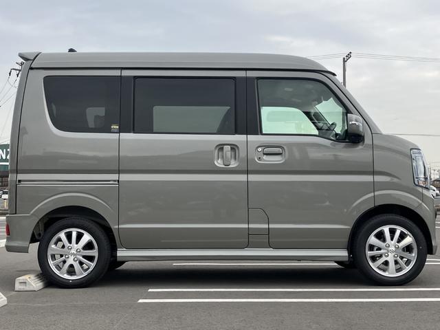 エブリイワゴン ＰＺターボ　届出済未使用車　４ＷＤ　ハイルーフ　Ｄカメラブレーキサポート　助手席エアバック　運転席エアバック　リアコーナーセンサー　ＴＢ　安全ボディ　ＡＵＴＯライト　電動格納ドアミラー　スマートキー　ＥＳＣ（26枚目）