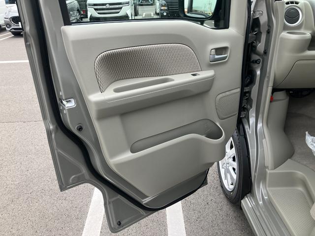 エブリイワゴン ＰＺターボ　届出済未使用車　４ＷＤ　ハイルーフ　Ｄカメラブレーキサポート　助手席エアバック　運転席エアバック　リアコーナーセンサー　ＴＢ　安全ボディ　ＡＵＴＯライト　電動格納ドアミラー　スマートキー　ＥＳＣ（37枚目）