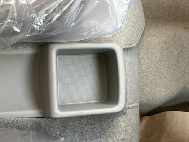 エブリイ Ｊリミテッド　届出済未使用車　特別仕様車　フルオートエアコン　両側パワースライドドア全席ＰＷ　セキュリティー　シ－トヒ－タ－　ＳＲＳ　ＬＥＤライト　Ｗエアバック　パーキングセンサー　キーフリーシステム　ＡＣ（57枚目）