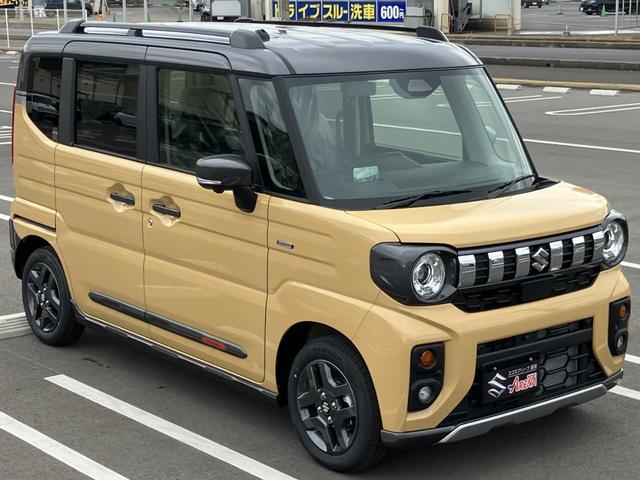 スペーシアギア ハイブリッドＸＺ　届出済未使用車　全方位モニター付メモリーナビゲーション　ツートンカラー　ルーフレール　ステアリングスイッチ　アダクティブクルーズコントロール　フルセグ　両側パワースライドドア（3枚目）