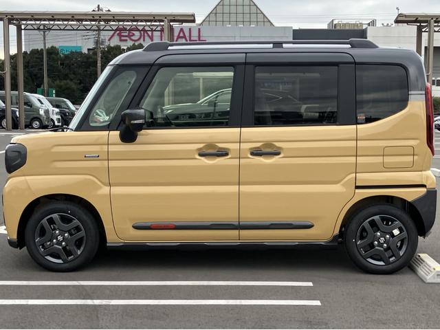 スペーシアギア ハイブリッドＸＺ　届出済未使用車　全方位モニター付メモリーナビゲーション　ツートンカラー　ルーフレール　ステアリングスイッチ　アダクティブクルーズコントロール　フルセグ　両側パワースライドドア（13枚目）