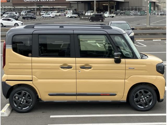 スペーシアギア ハイブリッドＸＺ　届出済未使用車　全方位モニター付メモリーナビゲーション　ツートンカラー　ルーフレール　ステアリングスイッチ　アダクティブクルーズコントロール　フルセグ　両側パワースライドドア（24枚目）