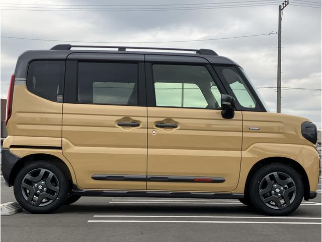 スペーシアギア ハイブリッドＸＺ　届出済未使用車　全方位モニター付メモリーナビゲーション　ツートンカラー　ルーフレール　ステアリングスイッチ　アダクティブクルーズコントロール　フルセグ　両側パワースライドドア（26枚目）