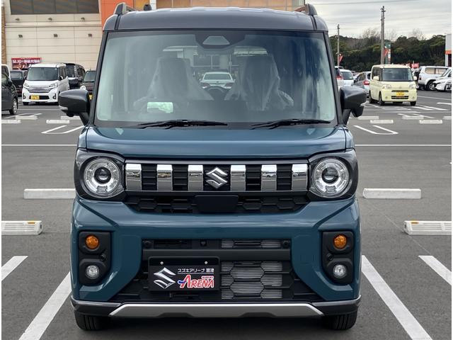 スペーシアギア ハイブリッドＸＺ　ターボ　届出済未使用車　全方位モニター付メモリーナビゲーション　ツートンカラー　ルーフレール　ステアリングスイッチ　アダクティブクルーズコントロール　フルセグ　両側パワースライドドア（7枚目）